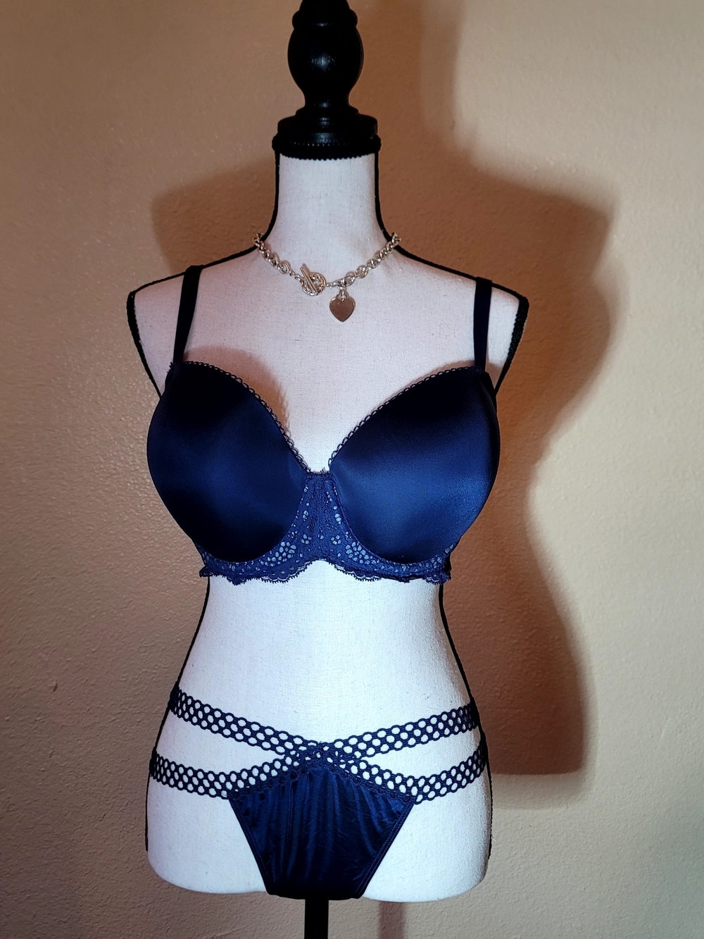 COMBO Victoria's Secret Dream Angels Lightly Lined Lace Demi Bra 34DDD Navy Blue - Picture 9 of 9